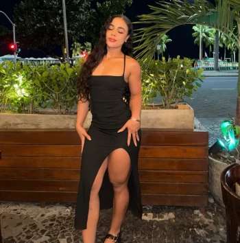 Un poco tarde pero que linda me veo ✨🖤 (2).webp