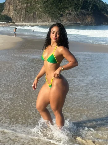 Un recuerdito de la belleza de Brasil 🇧🇷🌊🏝️☀️#brasil #playa #morena #fyp #paratiiiiiiiiiiiii ...webp