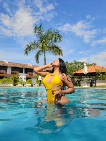 giane_gl02_bikini_amarillo_5.webp giane_gl02_bikini_amarillo_5.webp