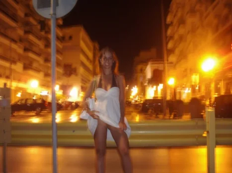 Busty Brunette 1212100127.webp