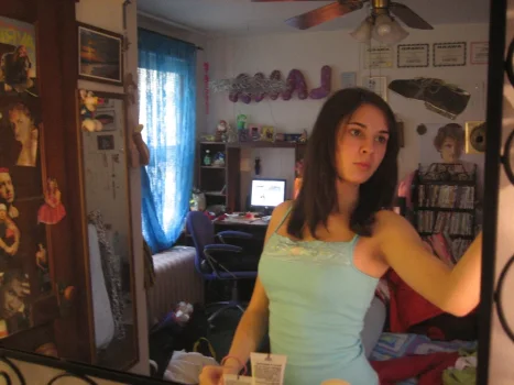 Virgin 18 YO 130109002.webp