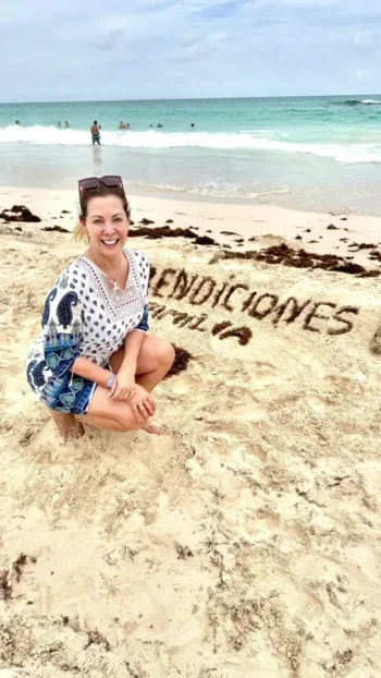 1511f186-4d29-4823-a464-73d20f343e89 - frame at 0m1s.webp