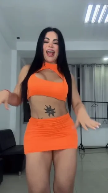 lesliemoscosooficial_1758999751_3731082481274599528_2313879008_064.webp lesliemoscosooficial_1758999751_3731082481274599528_2313879008_064.webp