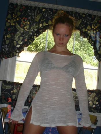 Blonde Teen 150213038.webp