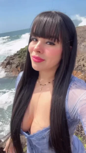 Screenshot_20251002_234911_Video Player.webp