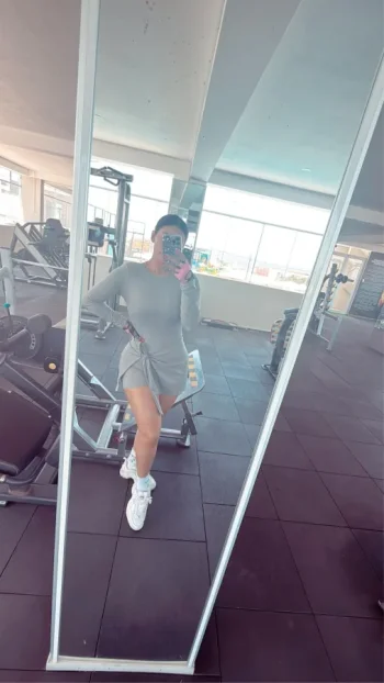 rossy_aguirre_espejo_selfie_gym.webp rossy_aguirre_espejo_selfie_gym.webp