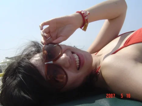 Asian Girlfriend Posing 150406004.webp