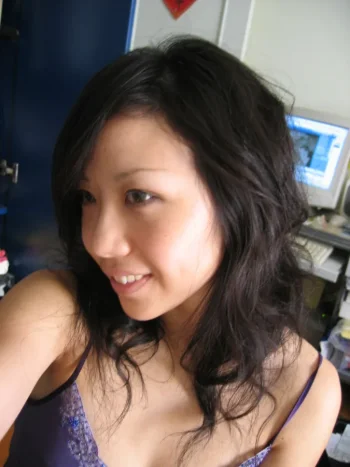 Asian Girlfriend Posing 150406130.webp