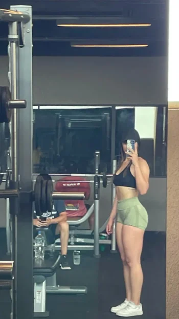 gabriella_g_selfie_gym_2.webp