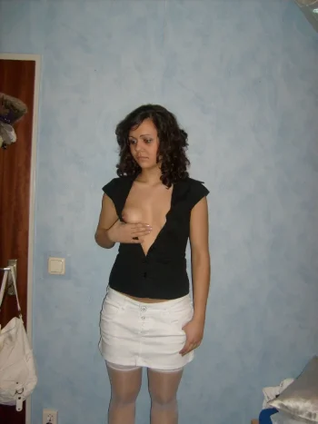 Shy Girlfriend 130820004.webp