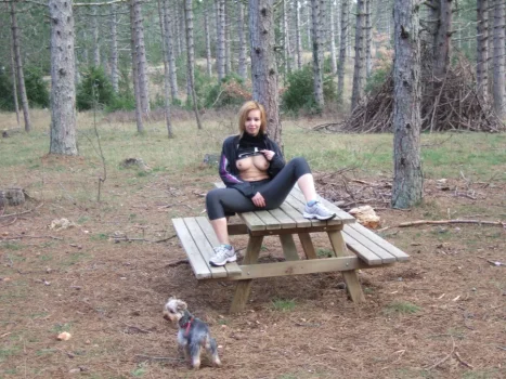 Sexy French Showoff 110824005.webp