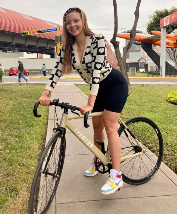 mujer de iam milito (3).webp