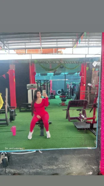 yamila.bp_gym_selfie.webp