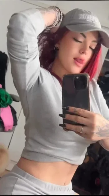 Screenshot_20251225_230847_Video Player.webp