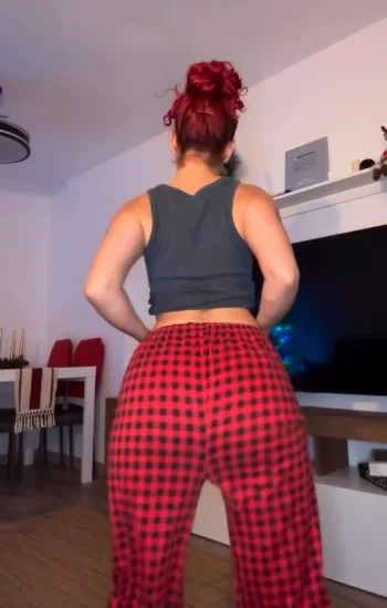 Screenshot_20251225_235538_Video Player.webp