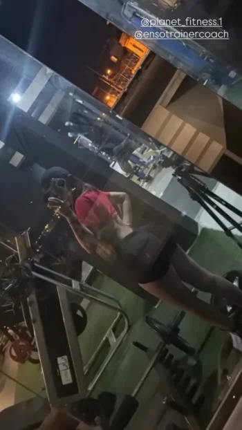 milena_ordiales_selfie_gym_reflejo.webp milena_ordiales_selfie_gym_reflejo.webp