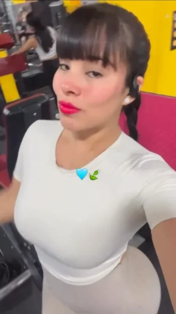 Screenshot_20251231_094958_Video Player.webp