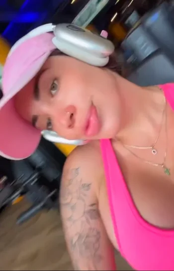 Screenshot_20260107_181707_Video Player.webp