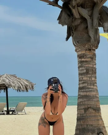 Hey siri play AfroLOVaaa 🤍📸 (2).webp