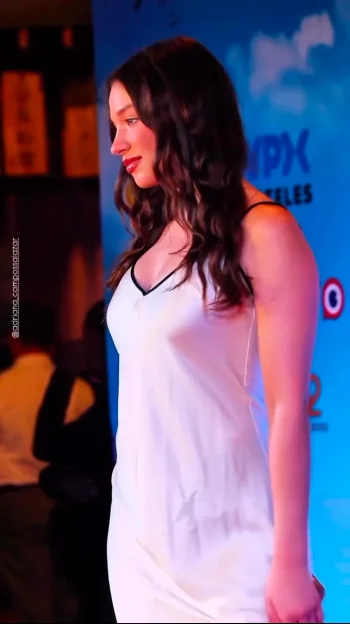 Screenshot_20260204_085955_Video Player.webp