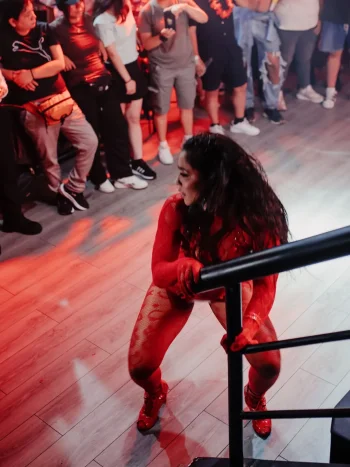 Hay noches que se recuerdan por quién se sube al escenario y lo de ayer fue de otro planeta El.webp