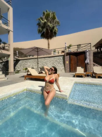 🧡 @sa.summersalt_ 👙 (2).webp