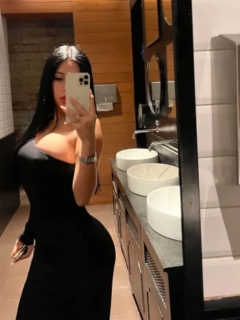 Leo celebra todo el mes 🥰♌️🦁.webp