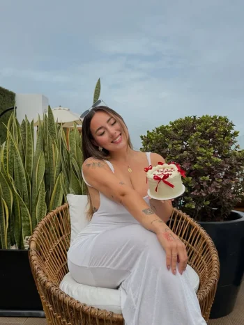 Hot girls never age ❤️_🔥 bienvenidos los 25 🥳🥳 (1).webp