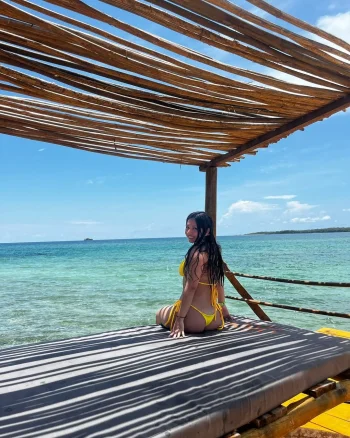 Hecha para días de sol y bikini 🩷 (1).webp