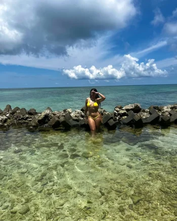 Hecha para días de sol y bikini 🩷 (2).webp