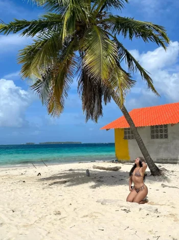 El paraíso se vive en bikini 💙Perro Chico, San Blas.📍🇵🇦#PerroChico #SanBlasPanama #BikiniLif ...webp