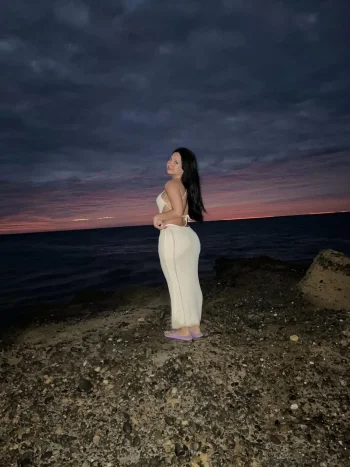 Coleccionando atardeceres y momentos 🌅🌊#SunsetVibes #BeachMood #GoldenHour #Atardecer #playa ...webp