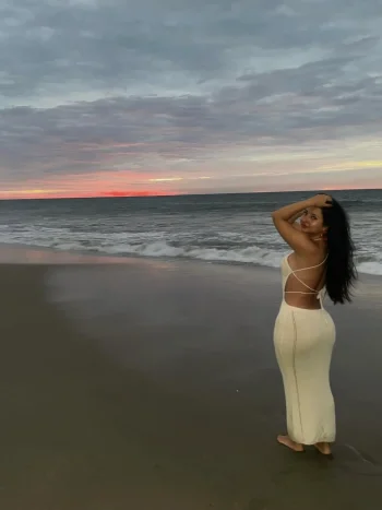 Coleccionando atardeceres y momentos 🌅🌊#SunsetVibes #BeachMood #GoldenHour #Atardecer #playa.webp