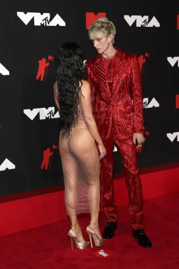 megan-fox-2021-mtv-video-music-awards-september-12th-2021-v0-g6sx05plxzie1.webp