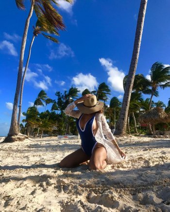 naidenfebrei - BfZlDMagzrE.jpg