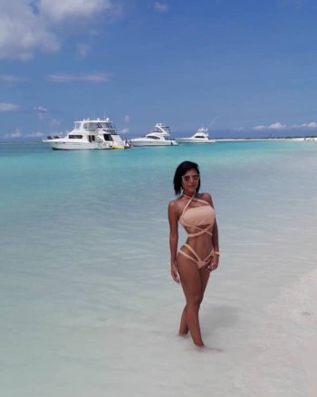 naidenfebrei - Bu4KFZ6BMS1_Bu4KFV3hKhb.jpg