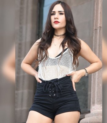 celeste.sanchez95 - B0jX1xrB96J_B0jX1vhBCxH.jpg