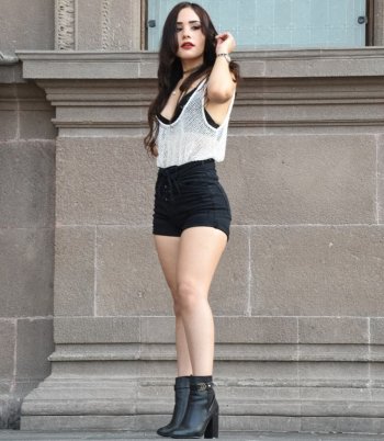 celeste.sanchez95 - B0jX1xrB96J_B0jX1vhhdF7.jpg