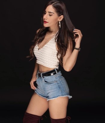 celeste.sanchez95 - Bz_ZGReBfEX_Bz_ZGPGhhil.jpg