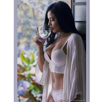 alechavez92 - ByfkV8blS2B.jpg