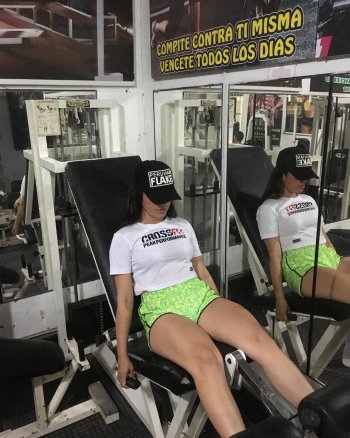 floritaconsuelo - B0UomerHUyJ_B0Uomc1n7xi.jpg