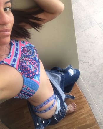 floritaconsuelo - B2Phtvcn5u8.jpg