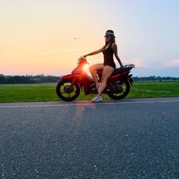 floritaconsuelo - BuhsEQAFcfM.jpg