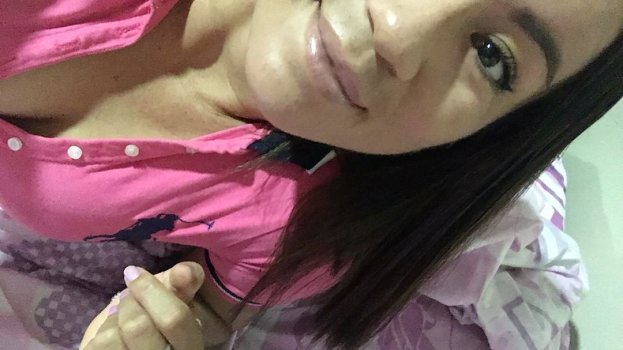 floritaconsuelo - BvRYdC_FMJJ.jpg