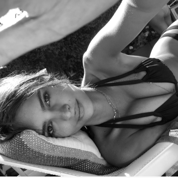 Screenshot-2017-10-23 Emily Ratajkowski ( emrata) • Instagram photos and videos.png