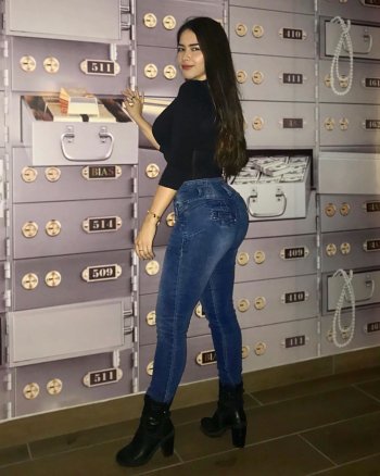 evabarron8_20200123_004534_0.jpg evabarron8_20200123_004534_0.jpg