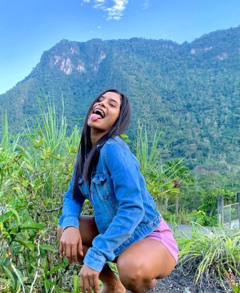 liz.andrade26 - B2DB151JEZN.jpg