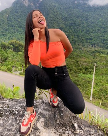 liz.andrade26 - B3-pg4dpqBe.jpg