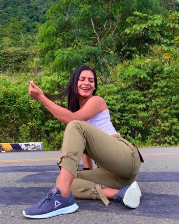 liz.andrade26 - B5lpHITpgAQ.jpg