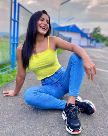 liz.andrade26 - B6_yRqlJDfk.jpg